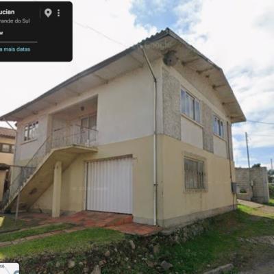 Casa com terreno em Flores da Cunha