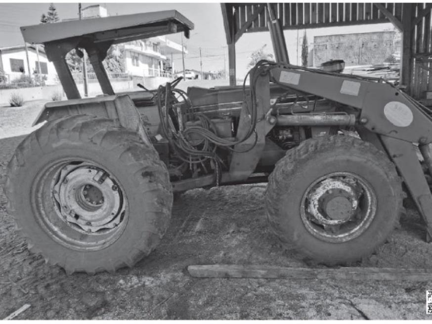 Foto ilustrativa 1 - Trator Ford 1994 mod. 7610