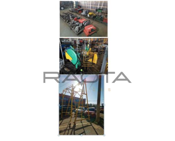 Foto de diversas maquinas e ferramentas industriais
