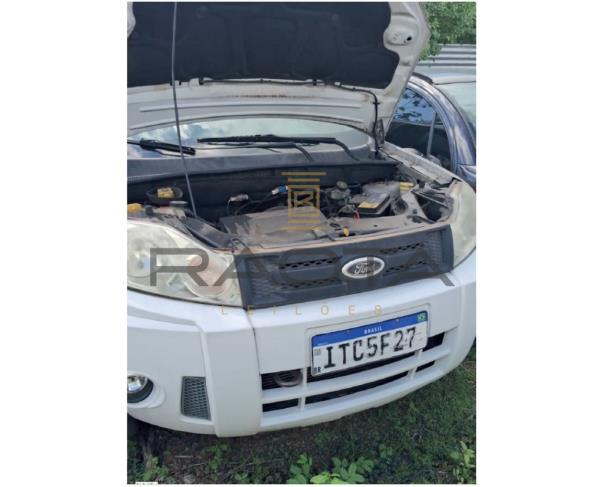Foto de Um automóvel FORD ECOSPORT SL 1.6 Flex , branco, Placas ITC 5F27, ano 2012, branco