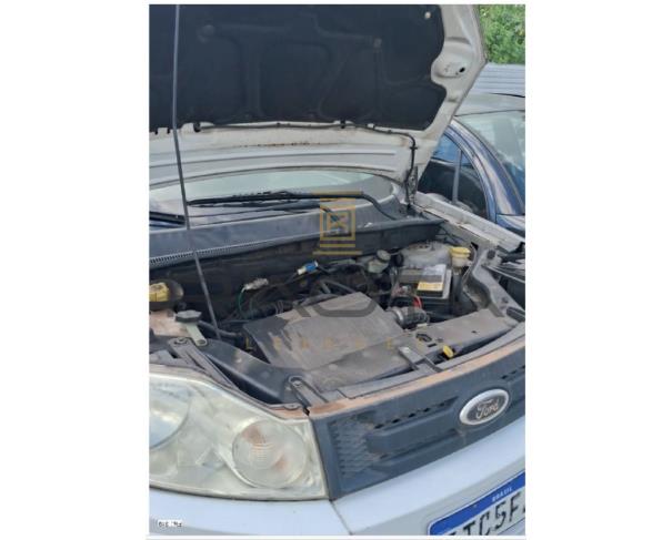 Foto de Um automóvel FORD ECOSPORT SL 1.6 Flex , branco, Placas ITC 5F27, ano 2012, branco