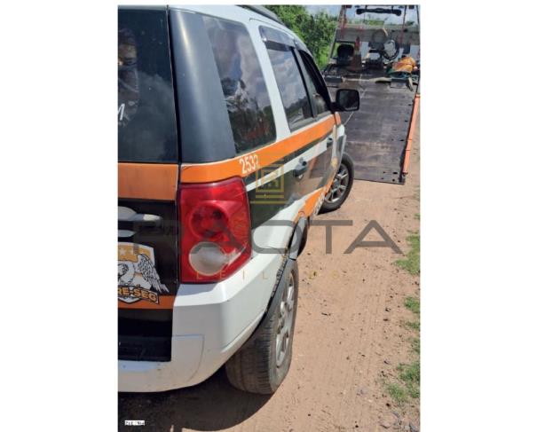 Foto de Um automóvel FORD ECOSPORT SL 1.6 Flex , branco, Placas ITC 5F27, ano 2012, branco