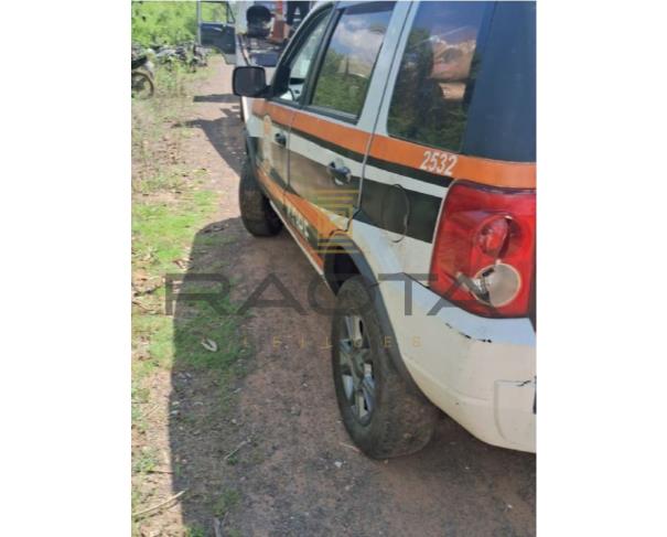 Foto de Um automóvel FORD ECOSPORT SL 1.6 Flex , branco, Placas ITC 5F27, ano 2012, branco