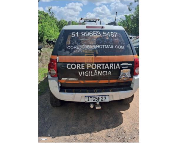 Foto de Um automóvel FORD ECOSPORT SL 1.6 Flex , branco, Placas ITC 5F27, ano 2012, branco