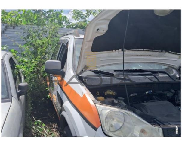 Foto de Um automóvel FORD ECOSPORT SL 1.6 Flex , branco, Placas ITC 5F27, ano 2012, branco
