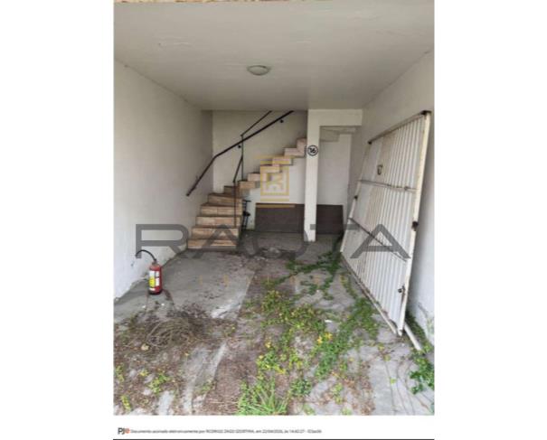 Foto de diversos imoveis veiculos e maquinas