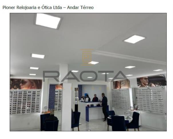 Foto de Terreno com 484m2 com duas salas com 140m2 cada