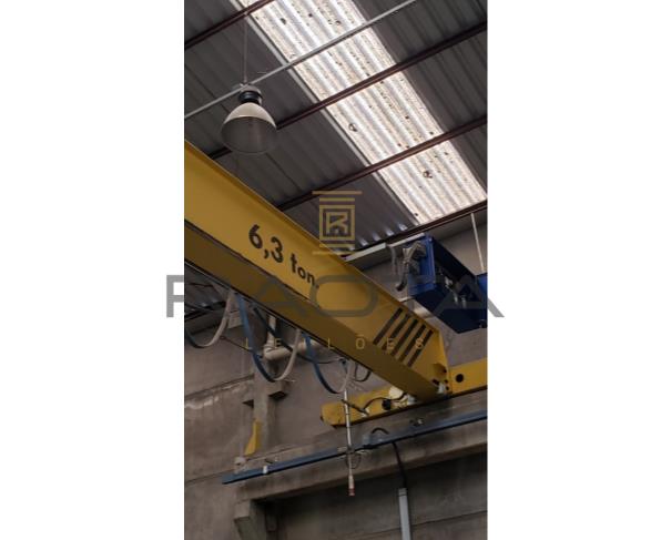 Foto de Uma ponte rolante móvel 6,3 ton, com 6 m,