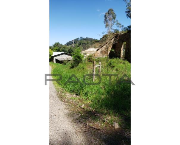 Foto de UM Terreno, sito no lote Rural nº 39, do Travessão São João, 2ª Légua, neste Município, com a área de 1.875m2, contendo um prédio de alvenaria com um pavimento, com a área construída de 438,90m2, para fins industriais, com a conclusão em fins de 1963