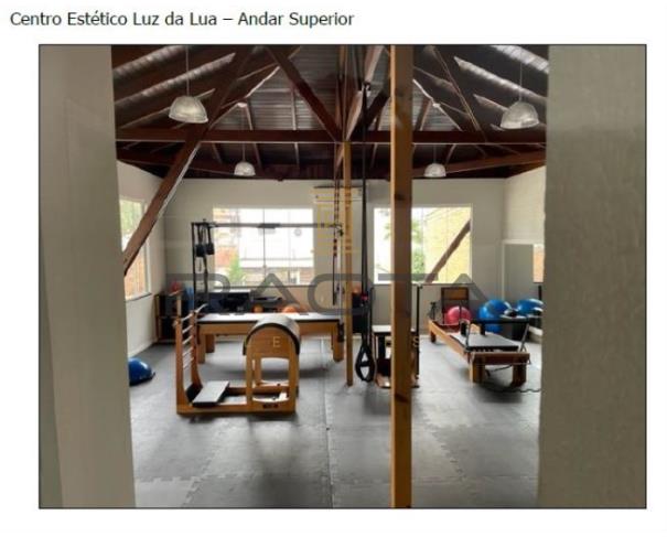 Foto de Terreno com 484m2 com duas salas com 140m2 cada