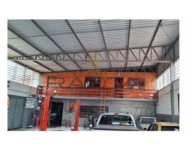 Foto de Terreno 30m2 e pavilhão com 360m2