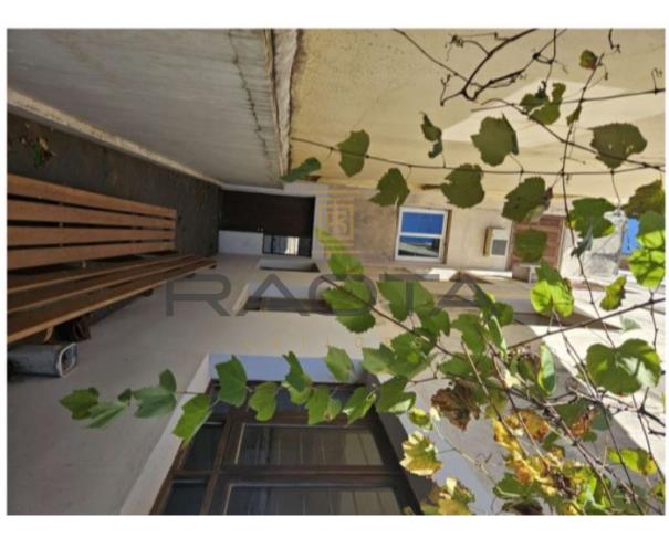 Foto de Sala comercial e dois apartamentos