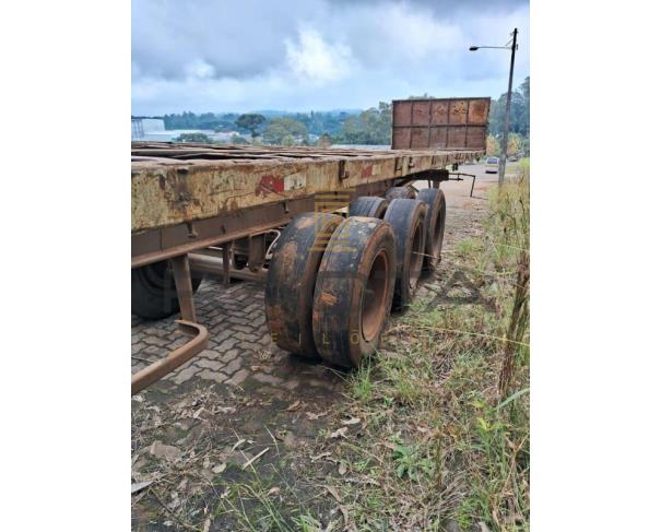 Foto de Um Reboque Reb/Randon SR GR TR 1993