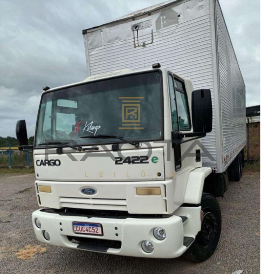 Caminhão Ford Cargo 2422E 2006 com Baú